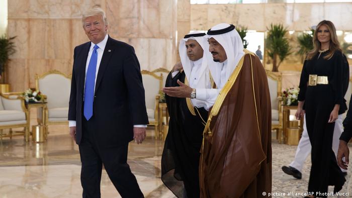 Donald Trump, Melania Trump, König Salman (picture alliance/AP Photo/E.Vucci)