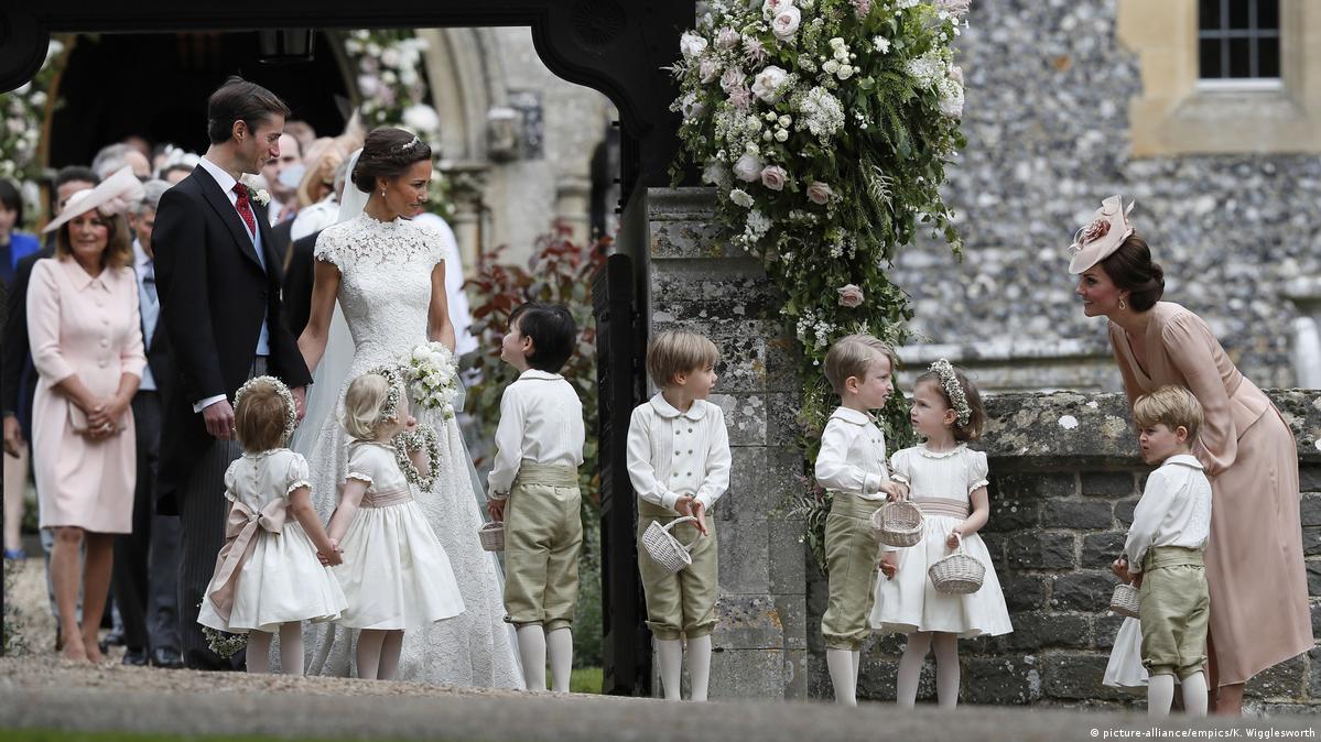 To A Tea | Madhatter's Tea at the Sanderson — Aspiring Kennedy, image size:1199x674