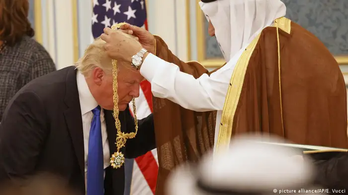 Saudi-Arabien US-Präsident Trump erhält von König Salman die Abdulasis Al-Saud-Medaille