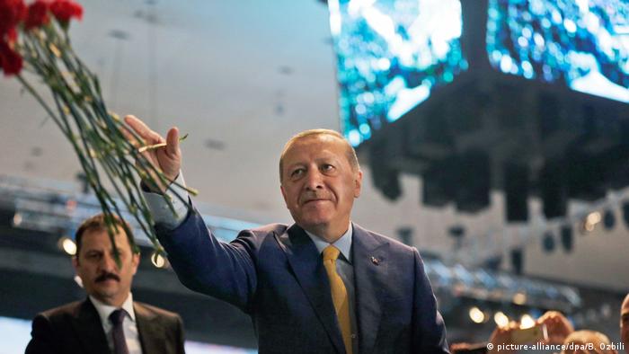 Ердоган знову очолить Партію справедливості і розвитку