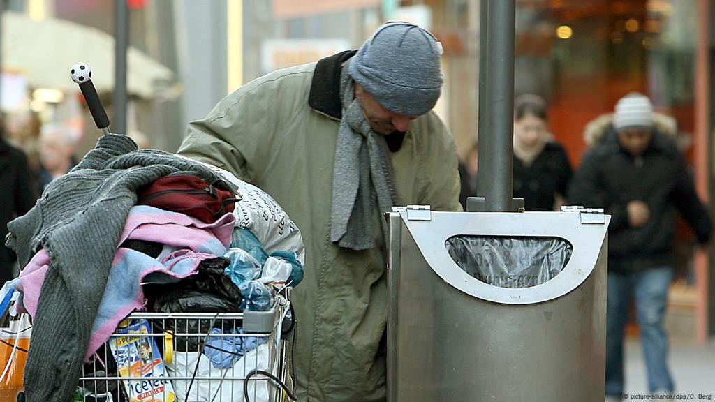 Poverty Homelessness On The Rise Despite German Affluence Germany News And In Depth Reporting From Berlin And Beyond Dw 18 12 2017