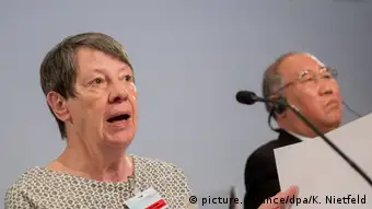 8. Petersberger Klimadialog - Umweltministerin Barbara Hendricks & Xie Zhenua, China