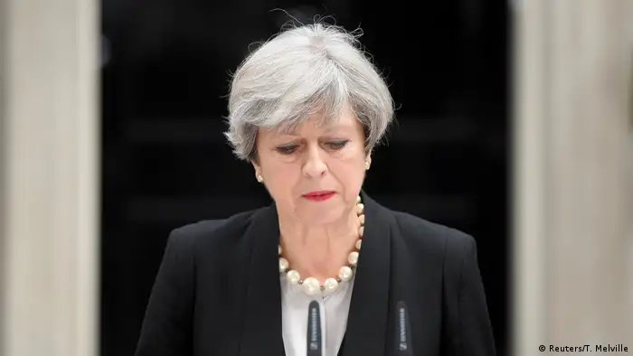Großbritannien PK Theresa May zum Anschlag in Manchester (Reuters/T. Melville)