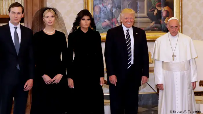 USA Trump Family beim Papst Gruppenfoto
