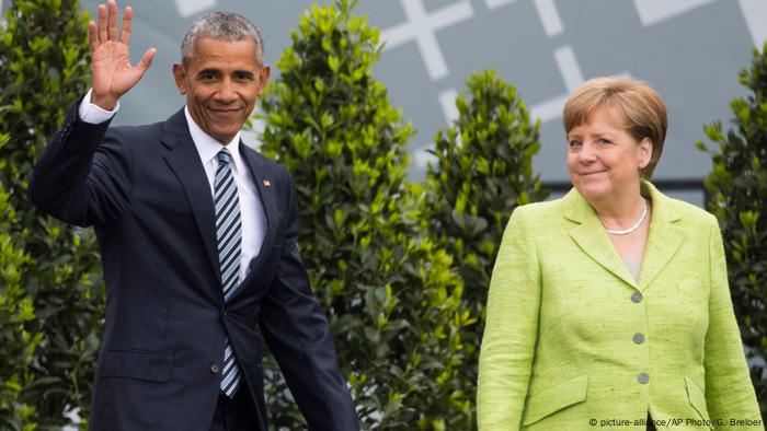 Deutschland 36. Evangelischer Kirchentag in Berlin - Barack Obama und Angela Merkel (picture-alliance/AP Photo/G. Breloer)
