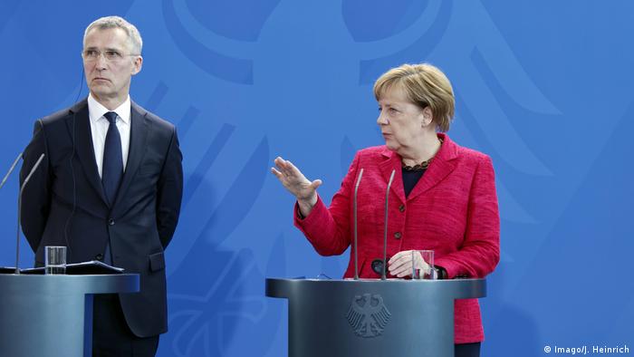 Angela Merkel + Jens Stoltenberg 2017 05 11 Berlin Deutschland NATO Generalsekretär Jens Stoltenberg