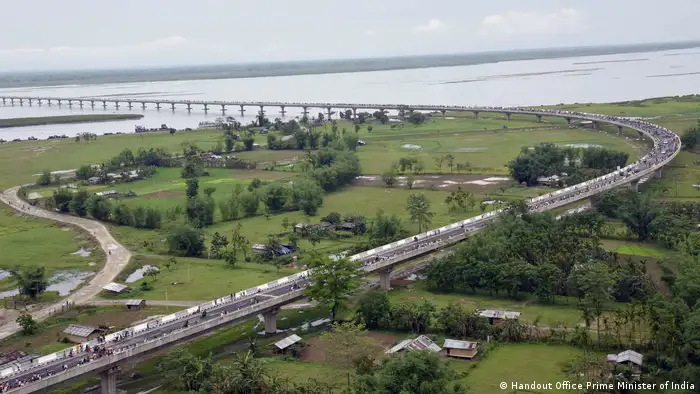 Indien Eröffnung der längsten Brücke des Landes in Assam | Modi