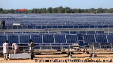 (150829) -- BAHAWALPUR, Aug. 29, 2015 () -- Workers install solar photovoltaic panels for the Zonergy 900 MW Solar Project in Bahawalpur, Pakistan, Aug. 28, 2015. The 1.5-billion-U.S.-dollar Zonergy 900 MW Solar Project is a power project under the framework of China-Pakistan Economic Corridor (CPEC). The project is being developed in three phases. Before the end of this year, 300 MW will be added to Pakistan's national grid. The first 50 MW of the project is near completion and is going to be energized soon, according to Zonergy Company Limited.
(Xinhua/Ahmad Kamal) |