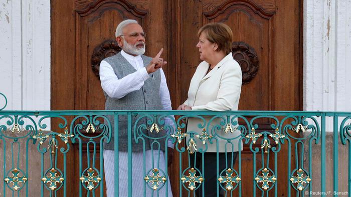 Deutschland Meseberg - Angela Merkel trifft auf Premierminister Modi