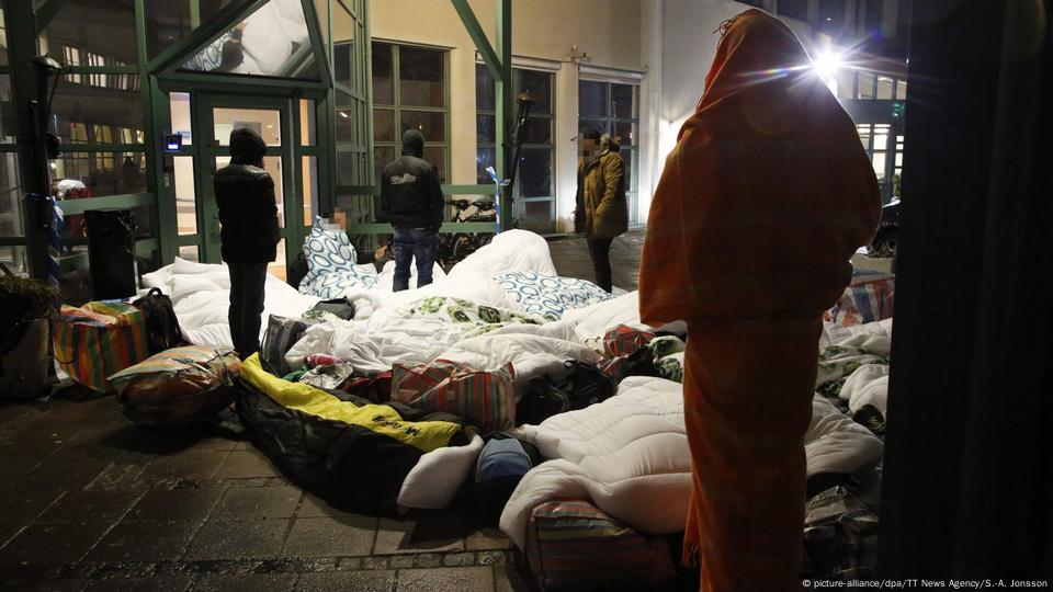 English Sleep Xxx Videos - How an activist tried in vain to rescue an asylum-seeker â€“ DW â€“ 01/31/2019