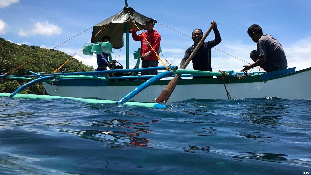 Filipino fishermen: Not on our watch – DW – 06/06/2017