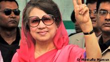 Khaleda Zia, Bangladeshi former prime minister and the chairperson of major political party Bangladesh Nationalist Party (BNP), casts her ballot in Dhaka, capital of Bangladesh, on Dec. 29, 2008. *** Mr. Mustafiz Mamun, photographer from Bangladesh, contributed this photo for Deutsche Welle. As he mentioned, ‘’this photo is taken by me (Mustafiz Mamun) & I permit Deutsche Welle to use it.’’ ***