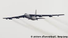 2016**** epa05094906 A U.S. Air Force B-52 bomber flies over Osan Air Base in Pyeongtaek, South Korea, 10 January 2016. EPA/CHUNG SUNG-JUN / POOL (zu Firmenjubiläum 100 Jahre Boeing vom 14.07.2016) +++(c) dpa - Bildfunk+++ |