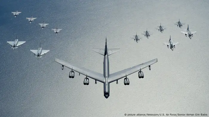 U.S. Air Force - B-52 und F-16
