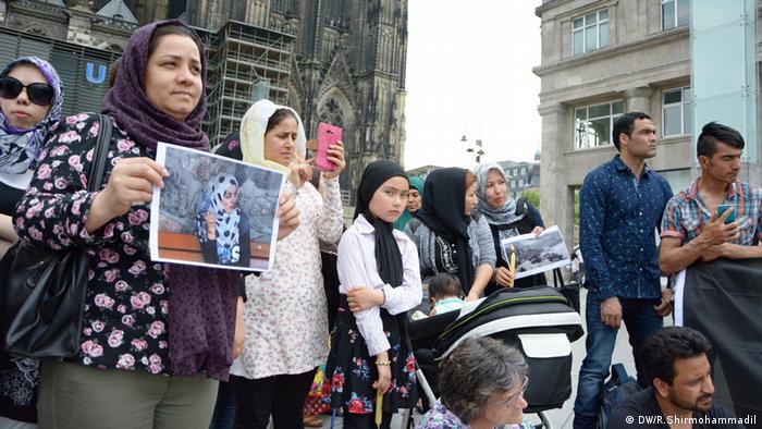 Demonstration Köln gegen Abschiebung nach Afghanistan Menschenrechte (DW/R.Shirmohammadil)