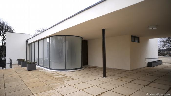 Blick auf die Villa Tugendhat in Brünn von Mies van der Rohe. (picture alliance / dpa)