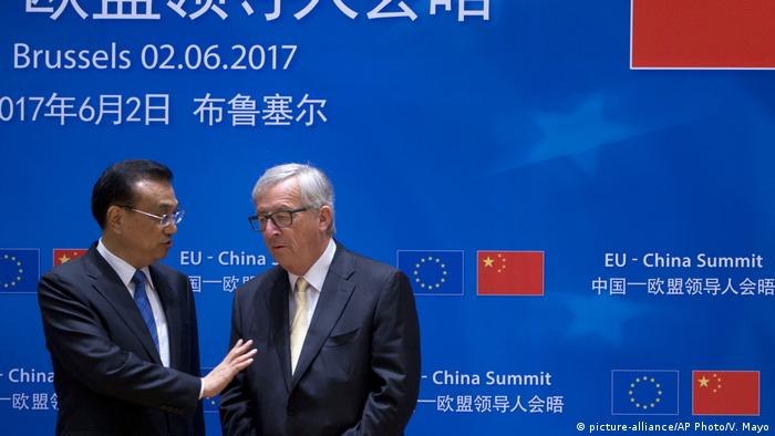 Preşedintele Comisiei Europene, Jean-Claude Juncker şi premierul chinez, Li Keqiang
