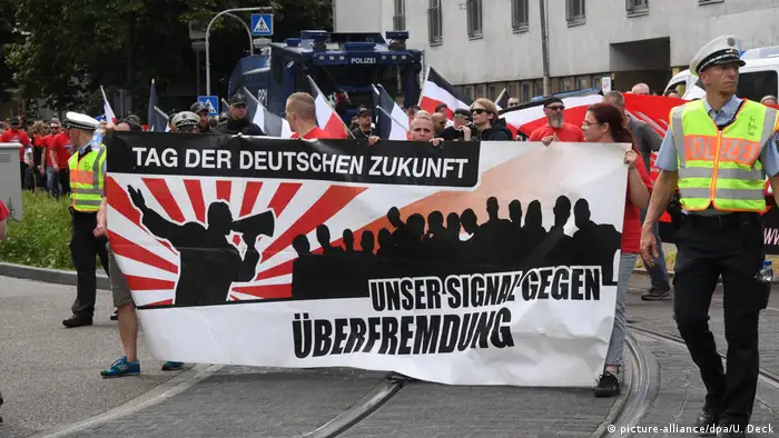 Demonstration von Rechtsextremisten in Karlsruhe-Durlach