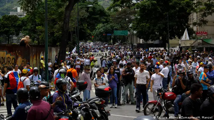 Venezuela Krise Proteste (Picture alliance/Zumapress/A. Manzol)