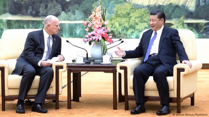 China Xi Jinping und Jerry Brown (picture-alliance/Photoshot)