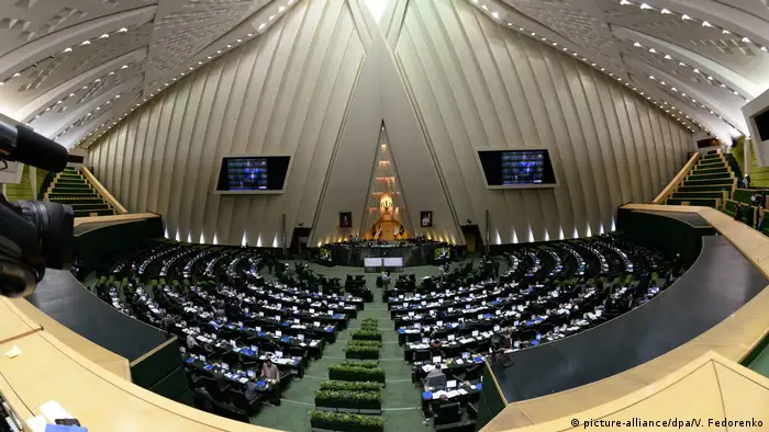 Iran Parlament in Teheran (picture-alliance/dpa/V. Fedorenko)