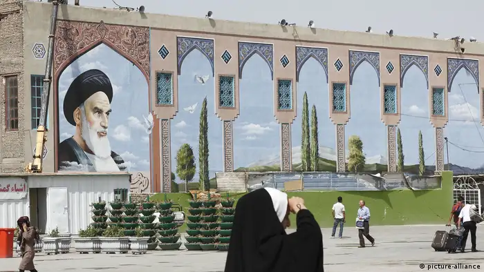 Iran Chomeini Mausoleum in Teheran (picture-alliance)