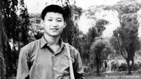 China Xi Jingping als Student im Jahr 1953 (picture-alliance/CPA)