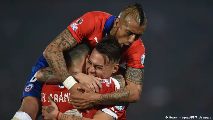 BG Confed Cup 2017 | Chile Aranguiz und Vidal (Getty Images/AFP/R. Arangua)