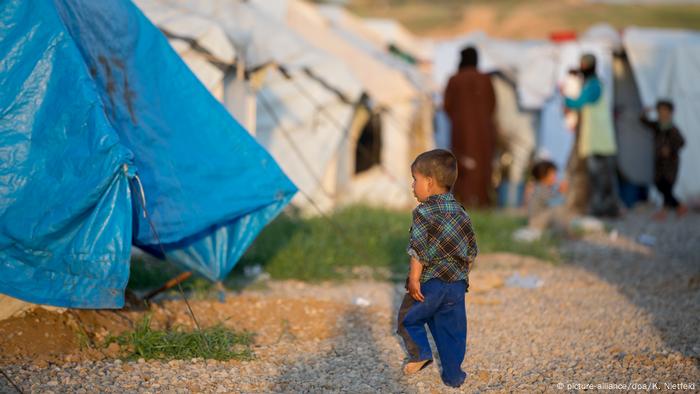 Irak Flüchtlingslager Hasansham U3 (picture-alliance/dpa/K. Nietfeld)