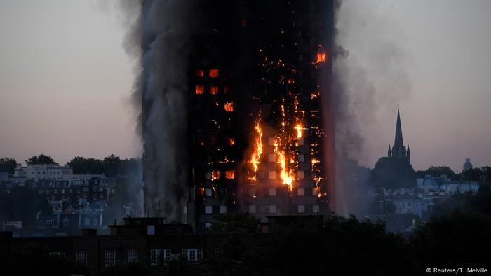 Großbritannien Großbrand in Londoner Hochaus (Reuters/T. Melville)