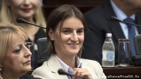 Всички говорят за нея Ана Бърнабич първата жена премиер в сръбската
