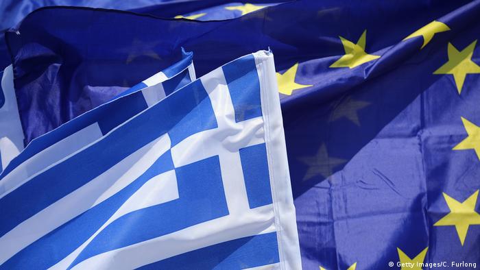 Флаги Греции и Евросоюза