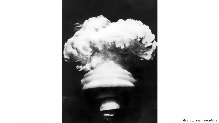 China Wasserstoffbombe 1967 (picture-alliance/dpa)