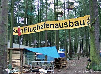 Hüttendorf gegen Ausbau des Frankfurter Flughafens