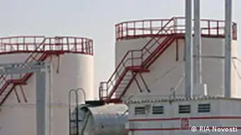 The Khauzak gas field in Uzbekistan is part of the gas mega project Kandym-Khauzak-Shady-Kungrad. The Russian LUKoil mammoth holds 90% of its stock, and the Uzbekneftegaz national holding company 10%. Aleksey Nikolskyi/RIA Novosti