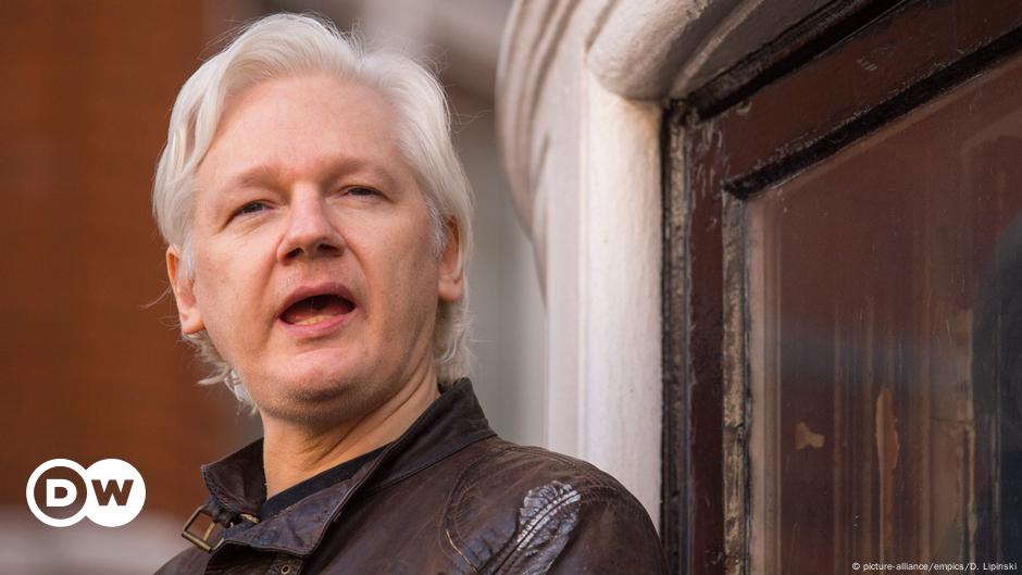 Wikileaks Prangert Assange Uberwachung An Aktuell Europa Dw 10 04 2019