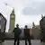 Сотрудники британской полиции у здания парламента (фото из архива)