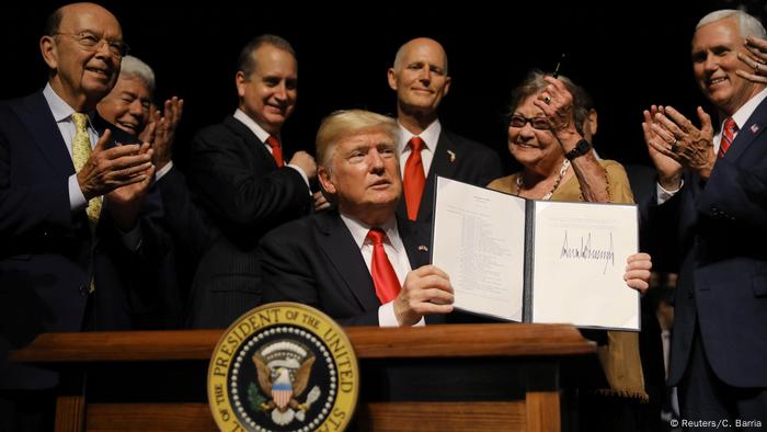 USA Donald Trump- Rede über Kubapolitik (Reuters/C. Barria)