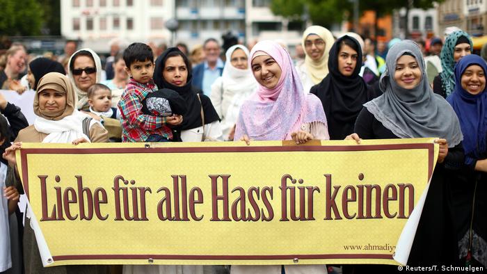 Schwache Beteiligung An Kölner Demonstration Der Muslime Gegen Terror Dw Deutsch Lernen