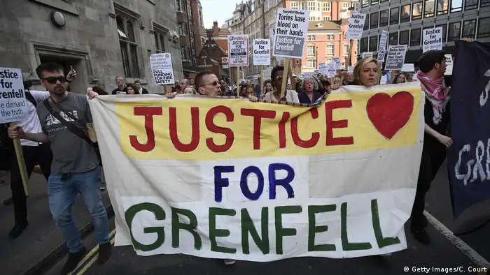 El número de muertos en el incendio que el pasado miércoles devoró la Torre Grenfell, un edificio de viviendas sociales en Londres, aumentó a 79 y podría seguir incrementándose, informó hoy la Policía británica. Pienso que la cifra seguirá cambiando, indicó Stuart Cundy, comandante de la Policía Metropolitana (Scotland Yard). (19.06.2017)
