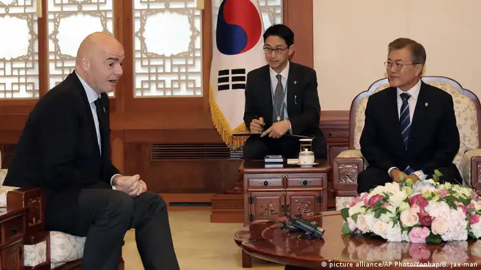 Südkorea - FIFA - Moon Jae-in und Gianni Infantino