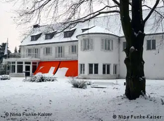 Die ehemalige Kanzlervilla auf dem Venusberg im Schnee, aufgenommen am 07.01.09 (Quelle: Nina Funke-Kaiser)