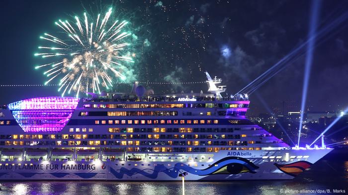 Cruise Days in Hamburg (picture-alliance/dpa/B. Marks)