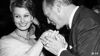 Curd Jürgens und Sophia Loren während der Berliner Filmfestspiele 1963