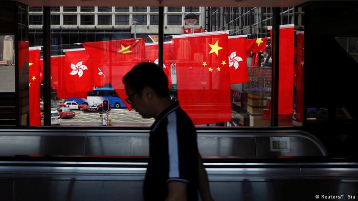 China Hong Kong Flaggen Symbolbid zum 20-jährigen Jubiläum der Rückgabe