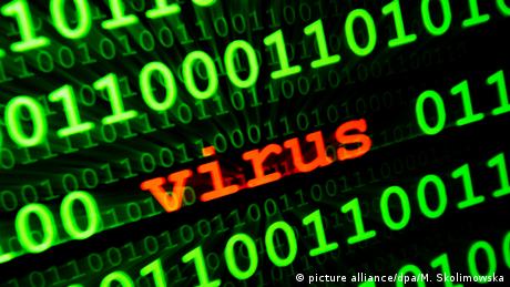 Symbolbild Cyberattacke Virus Wurm Virusattacke (picture alliance/dpa/M. Skolimowska)