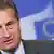 Komisarz UE Guenther Oettinger: martwimy się o Polskę i Węgry