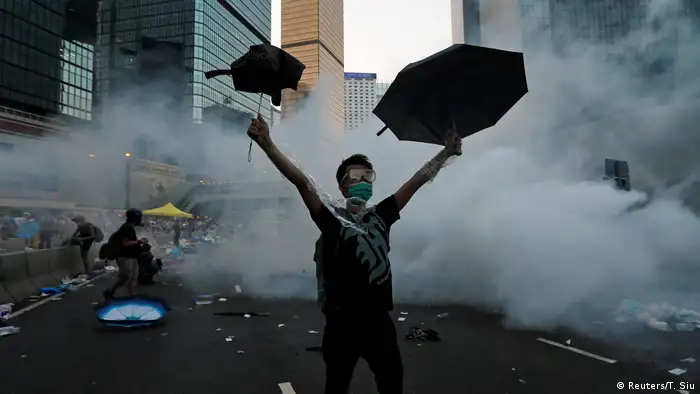 2014: Occupy Central
Starting in September 2014, large-scale protests demanding more autonomy rocked Hong Kong for over two months. Beijing had announced that China would decide on the candidates for the 2017 election of Hong Kong's chief executive. The protests were referred to as the Umbrella Revolution, because protesters used umbrellas to fend off pepper spray and tear gas used by police.