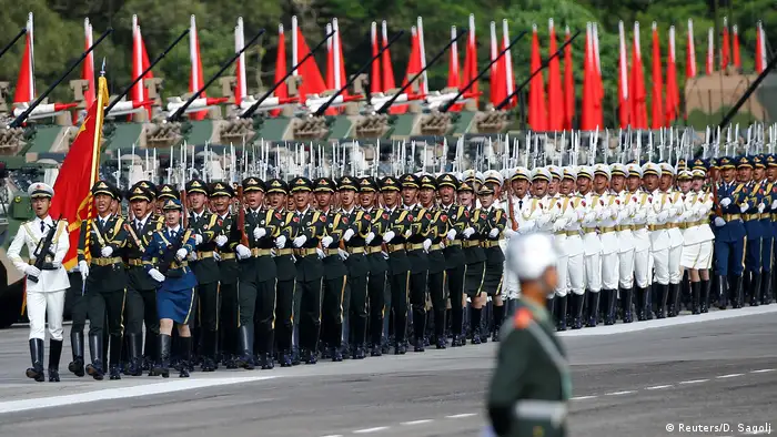 China Militär-Parade in Hong Kong für Xi Jinping