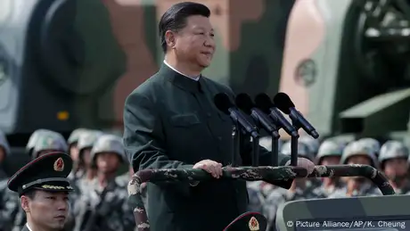 China Militär-Parade in Honh Kong für Xi Jinping (Picture Alliance/AP/K. Cheung)